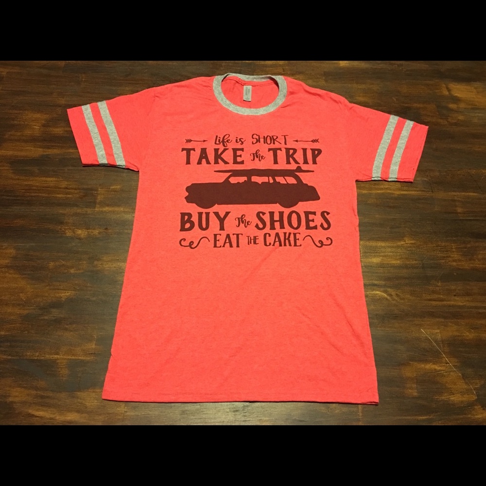 Trendy tee with inspiring message!